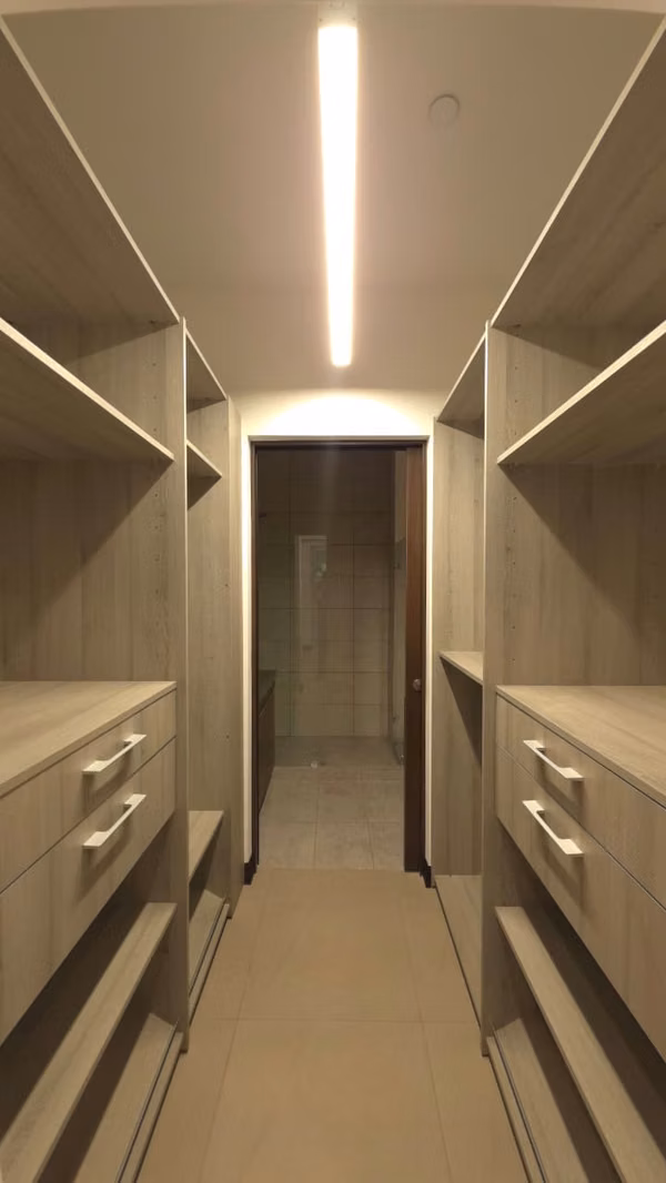 SE ALQUILA HERMOSO APARTAMENTO EN POZOS