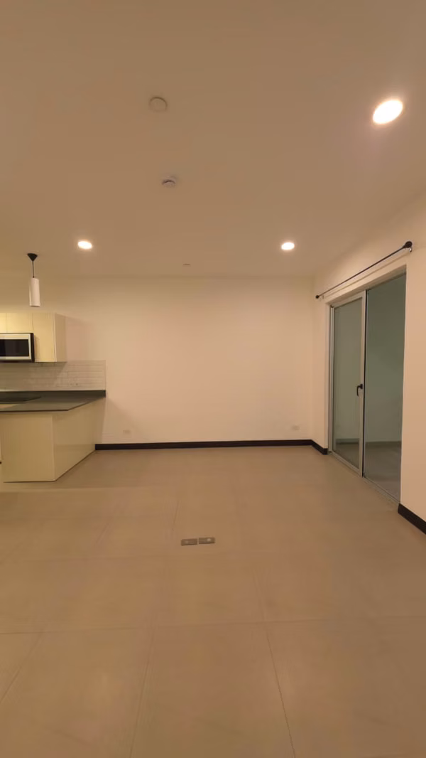 SE ALQUILA HERMOSO APARTAMENTO EN POZOS