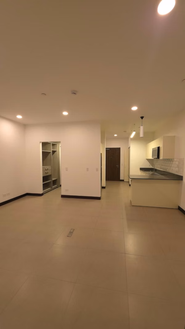 SE ALQUILA HERMOSO APARTAMENTO EN POZOS
