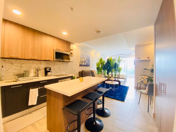 Alquiler de apto Full Amoblado, tipo Studio, En condominio Be Cariari, Heredia