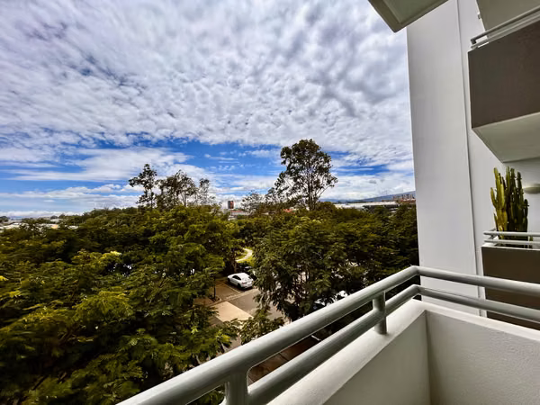 Venta de apartamento en torre Heredia frente a zona franca América