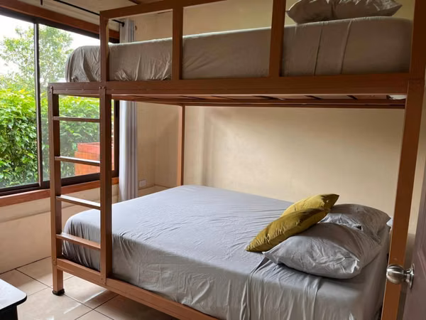 Casa estilo cabaña en venta – Condominio Nakury, Chachagua