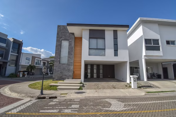 3 bedroom Eskinera house in Santa Ana