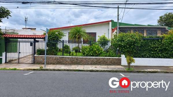 House for Sale in Barrio Escalante - Excellent Location and Spaces - 6147