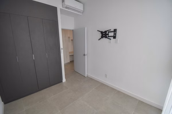 Apartamento con Línea Blanca de 2 Habitaciones en Sky Garden Nunciatura