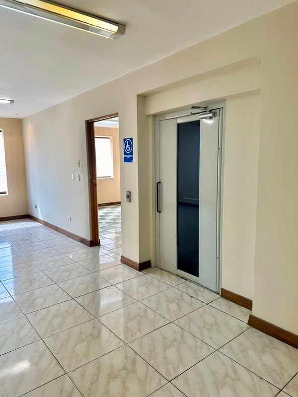 Alquiler de Edificio en El Prado, Curridabat: Perfecto para Comercio, Consultorios o Firma de Servicios