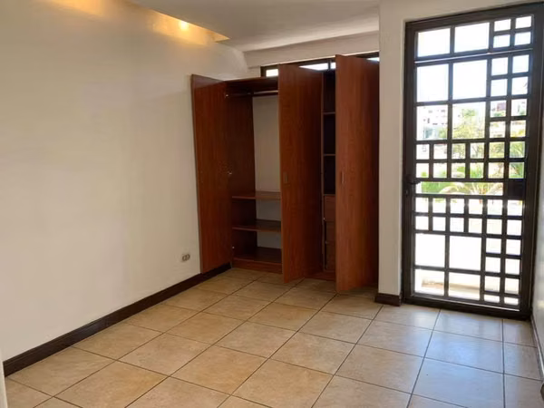 Se Alquila | Escazú |Apartamento | 3 habituaciones| residencial con aguja.