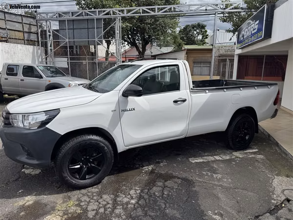 TOYOTA HILUX 2023 MANUAL DIESEL BLANCO