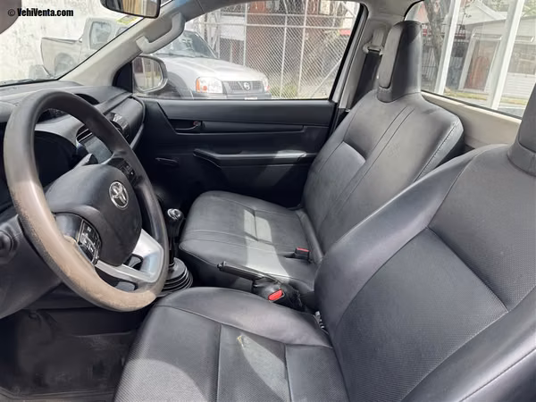 TOYOTA HILUX 2023 MANUAL DIESEL BLANCO