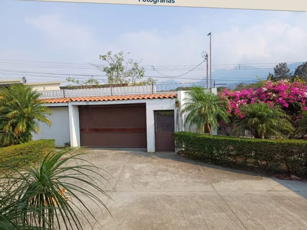Venta espectacular casa 1300 mts terreno Guachipelin Escazu