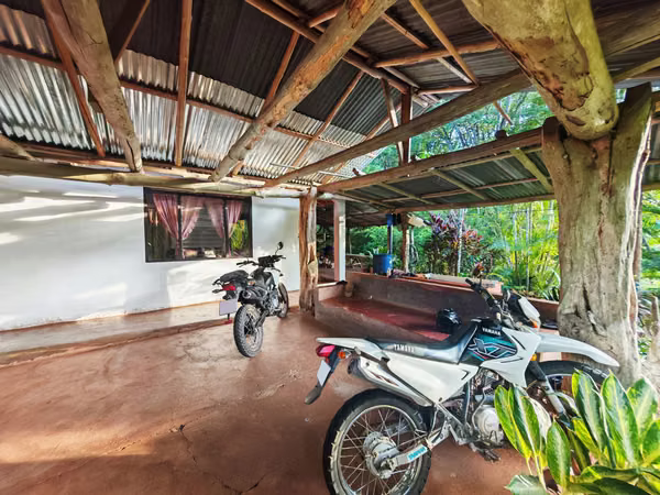Casa con amplio terreno en venta en San Pedro de Zapotal, Nandayure, Guanacaste (FB)
