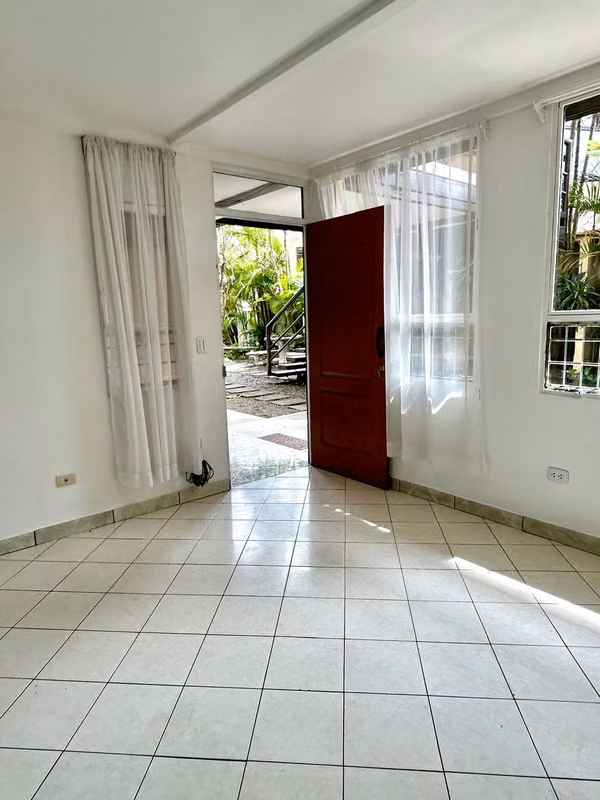 * Sabanilla / 2 HAB / Urb. The Roble / INC SERV.! 300,000