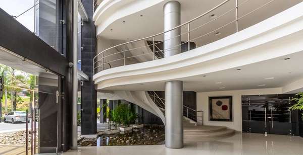 Office rental Escazú 86m ² at $1,896