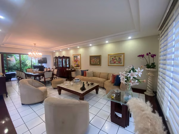 VENTA DE CASA INDEPENDIENTE EN TREJOS MONTEALEGRE