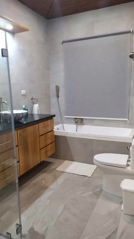 Casa Amueblada con Vistas al Valle en Alquiler a Largo Plazo – Atenas