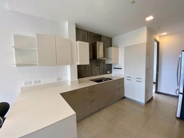 VENTA DE APARTAMENTO EN CONDOMINIO EN ESCAZÚ