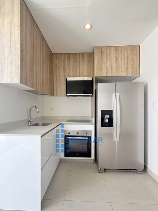 Alquiler hermosa casa con jardín 