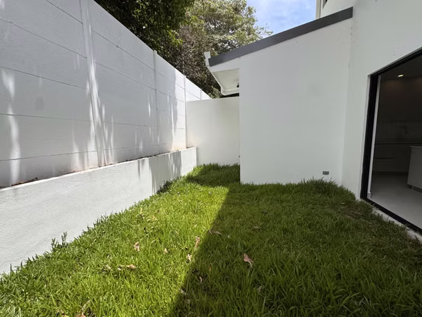 Se vende casa nueva en Heredia, Condominio NOA, Lagunilla, Ulloa.
