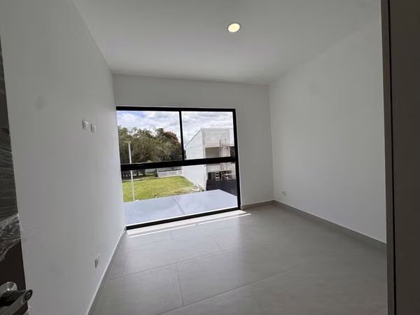 Se vende casa nueva en Heredia, Condominio NOA, Lagunilla, Ulloa.