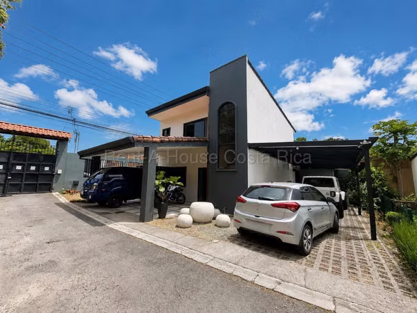 Vendo Casa Independiente en Brasil de Santa Ana 220 m2