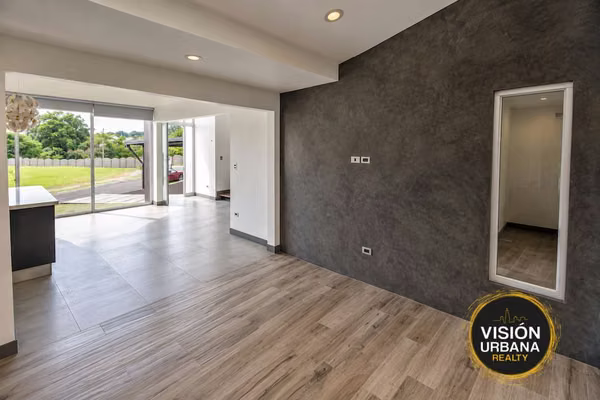 Casa de 3 Habitaciones en Condominio Veredas del Arroyo