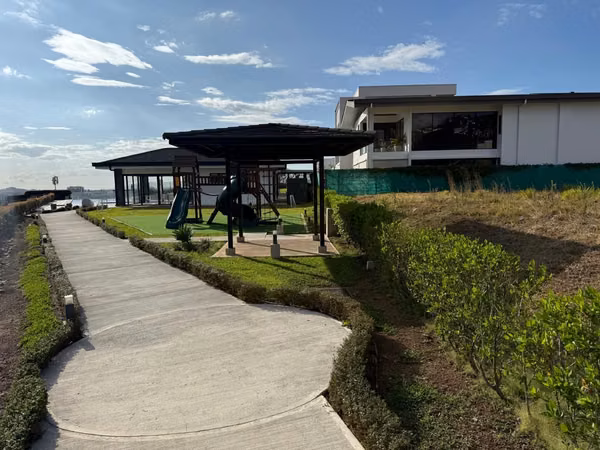 VENTA DE LOTE EN CONDOMINIO VISTA REAL - SANTA ANA