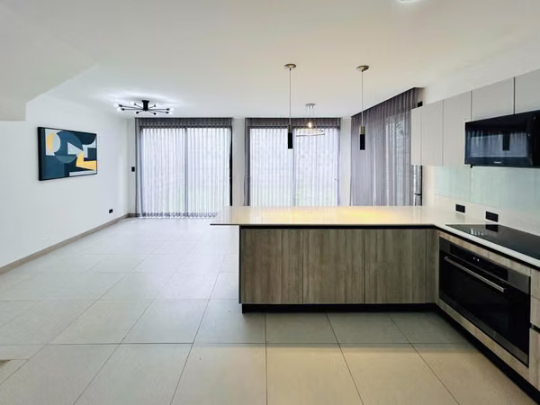 Se Vende Casa en condominio Lindora Village.