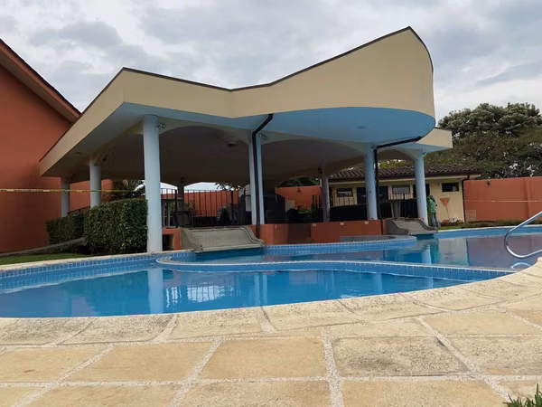 ALQUILER DE CASA EN CONDOMINIO BOULEVARD DEL SOL -LINDORA