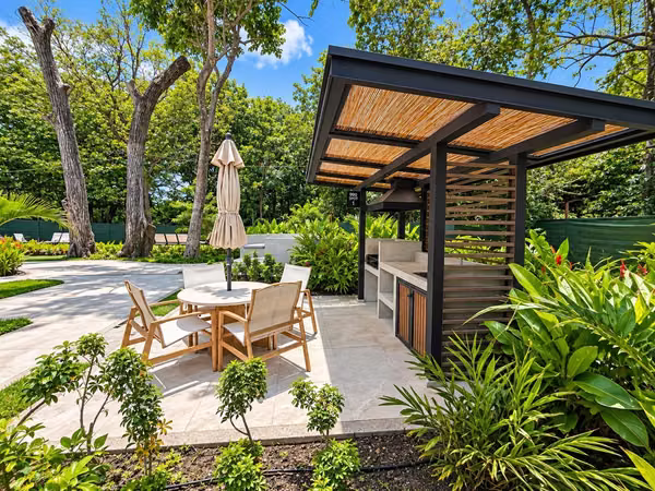 CASA AMUEBLADA EN ALQUILER –  RESIDENCIAL PRIVADO EN NATARUNDI