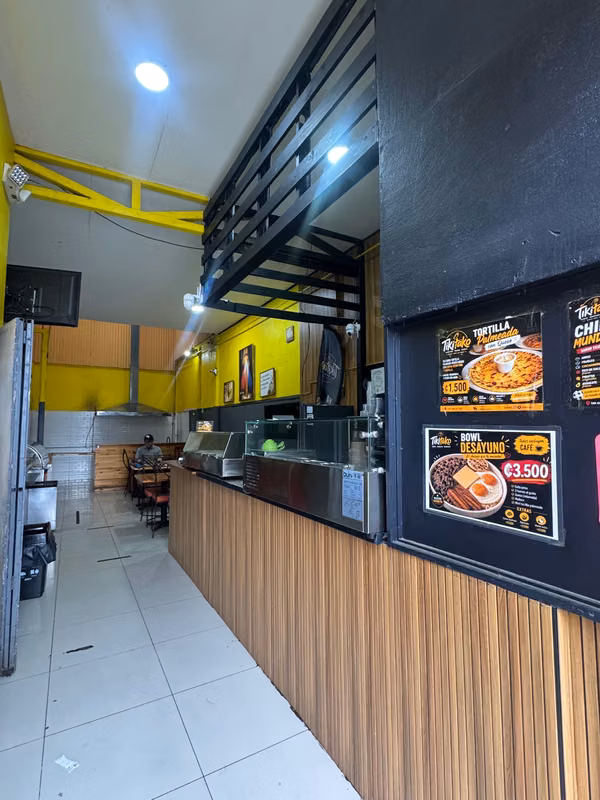 Local comercial en alquiler (Tibas centro) con ventana a la calle