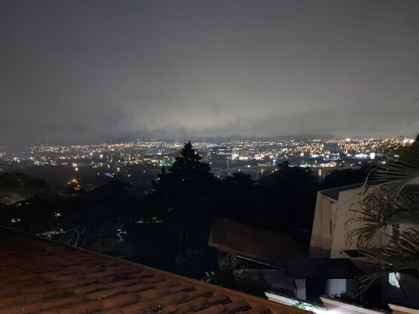 Nuevo en el mercado  Casaen condominio, Escazu 3 dormitorios,excelente vista, gran sala enorme.