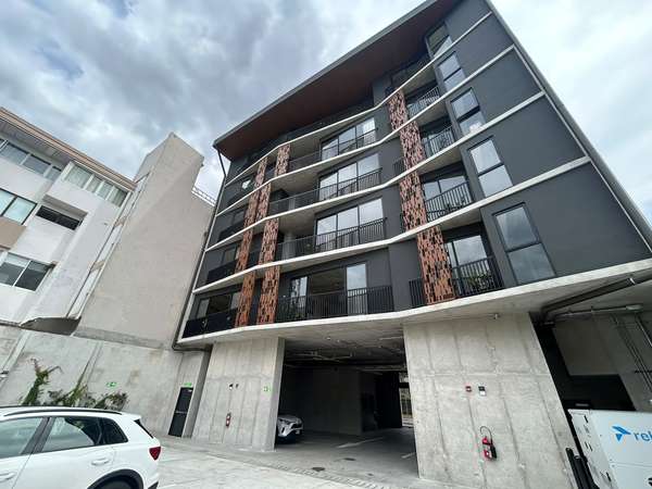Two bedroom apartment with white line in Nunciatura, Rohrmoser
