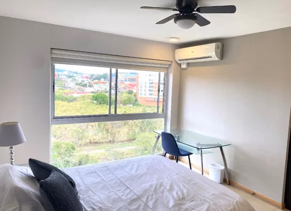 Alquiler de apartamento en Rohrmoser con vistas al bosque y río (ref : 43)