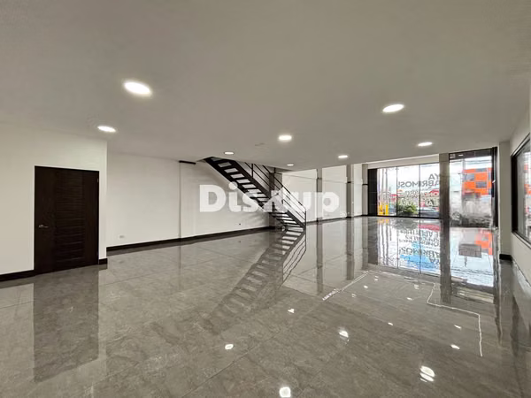 Alquiler de moderno local comercial. Alta tránsito y visibilidad. Cartago centro
