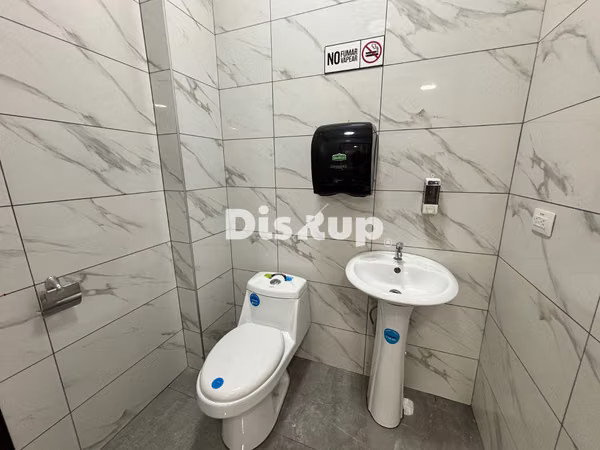 Alquiler de moderno local comercial. Alta tránsito y visibilidad. Cartago centro