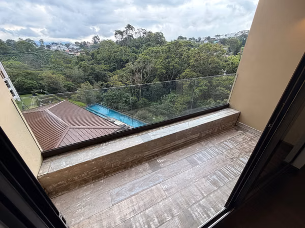 81 M2 Habitables / 2 Hab / 2 Baños / 2 Parqueos / ABITU Bosquea