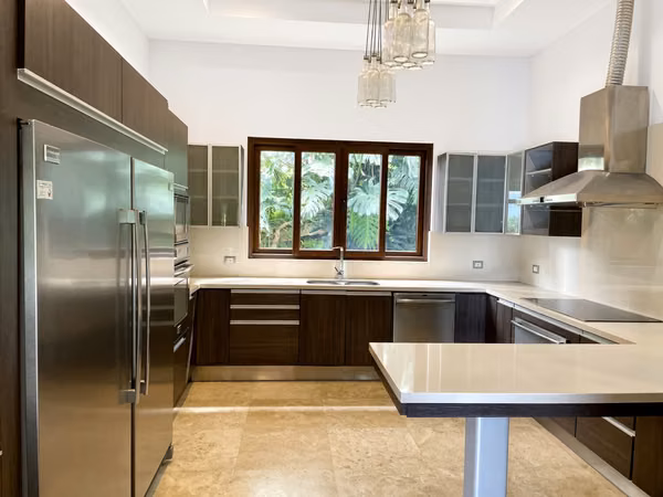 SPECTACULAR HOUSE IN ESCAZU IN GATED COMMUNITY