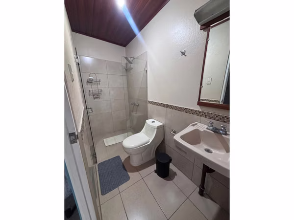 Apartamento grande en Barrio Escalante || iluminación y ventilación natural