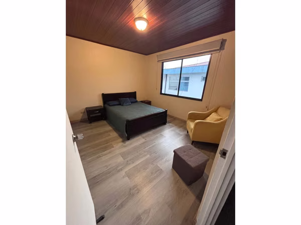 Apartamento grande en Barrio Escalante || iluminación y ventilación natural