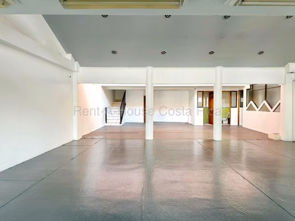 Local comercial en alquiler en Escazú cerca del Multiplaza | 480 m² y alta visibilidad