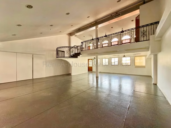 Local comercial en alquiler en Escazú cerca del Multiplaza | 480 m² y alta visibilidad
