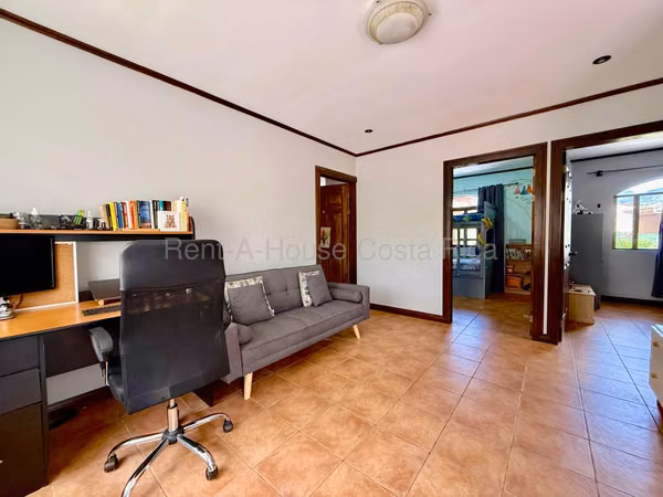 Casa en venta en Ayarco Este | 3 habitaciones y jardín