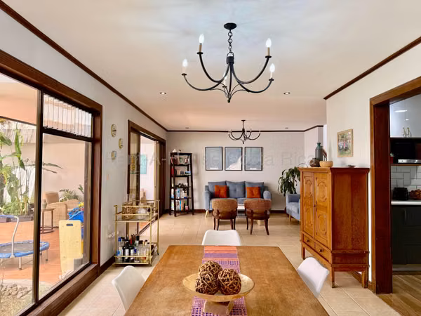 Casa en venta en Ayarco Este | 3 habitaciones y jardín