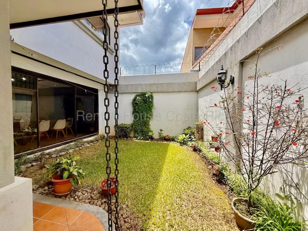 Casa en venta en Ayarco Este | 3 habitaciones y jardín