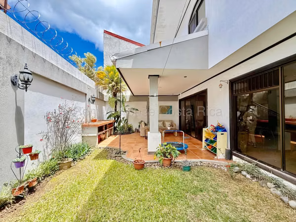 Casa en venta en Ayarco Este | 3 habitaciones y jardín