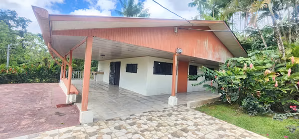 EXCLUSIVA QUINTA CON JARDÍN TROPICAL Y QUEBRADA - FINANCIAMIENTO DIRECTO DISPONIBLE!