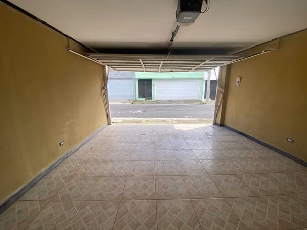 78436 / Casa moderna / Tres Ríos / Residencial Monserrat / Seguridad / Alta plusvalía
