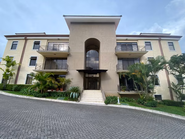 Apartamento de 3 habitaciones en Terrazas de Ayarco, Curridabat