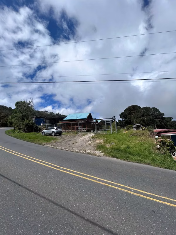 Hermosas cabañas con rancho.