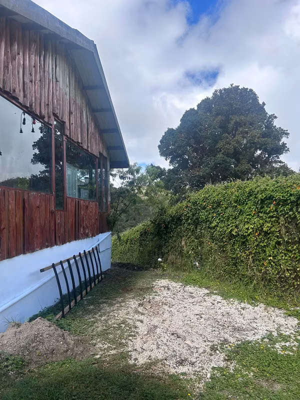 Hermosas cabañas con rancho.